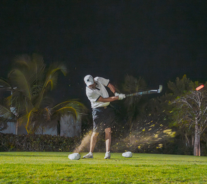 Golf nocturno en PGA Riviera Maya
